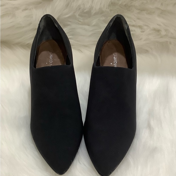 NWOB Donald J Pliner
Tyra Pointed-Toe Ankle Boot - Picture 3 of 16